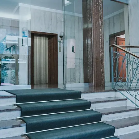Prestige Boutique Homes - Center ミラノ